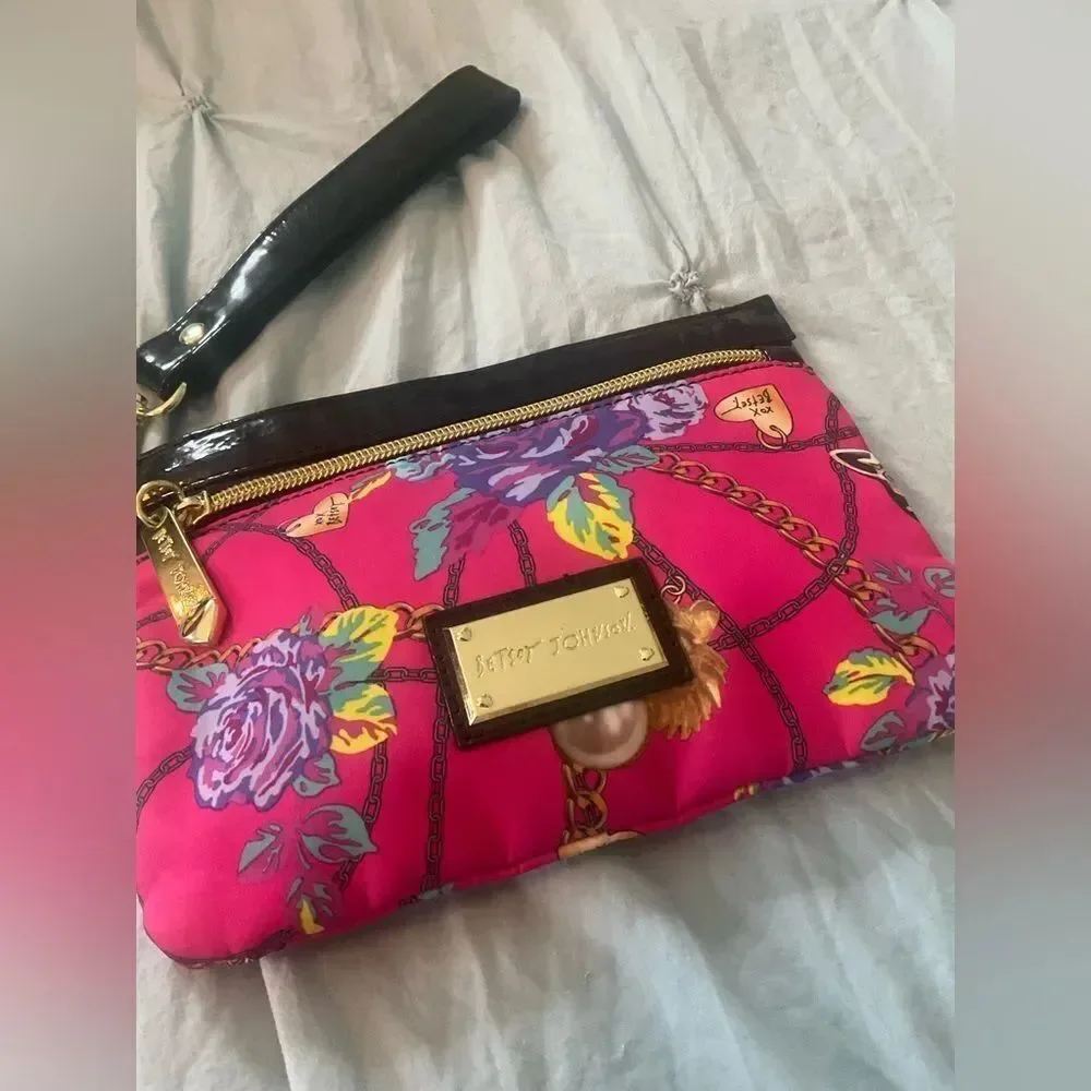 *Betsey Johnson* Pink & Black Pink Floral Wristlet